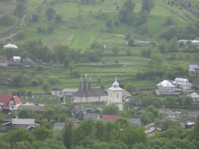 Vedere generala a parohiei pipirig 2