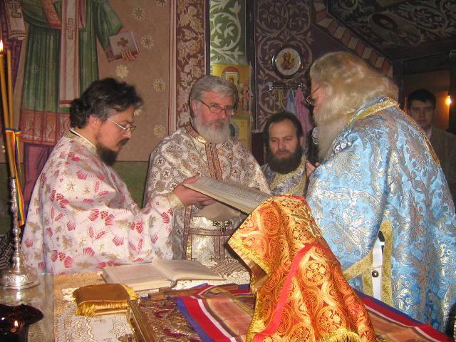 PS CALINIC - SLUJBA ARHIEREASCA LA BISERICA SF.NICOLAE PAROHIA PIPIRIG 2