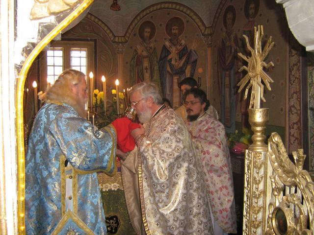 PS CALINIC - SLUJBA ARHIEREASCA LA BISERICA SF.NICOLAE PAROHIA PIPIRIG 2